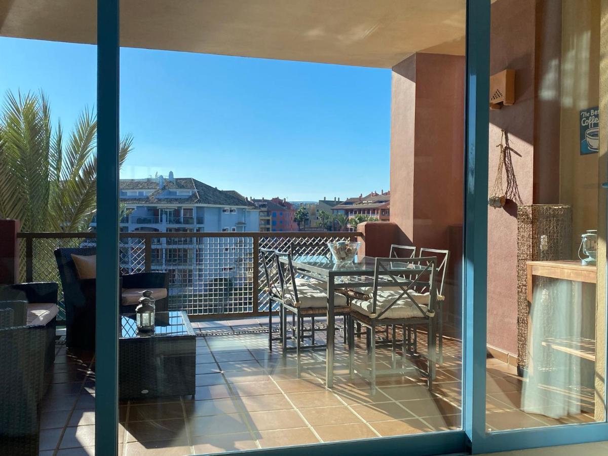 Apartamento Con Terraza Sobre La Marina De Sotogrande San Roque  Buitenkant foto