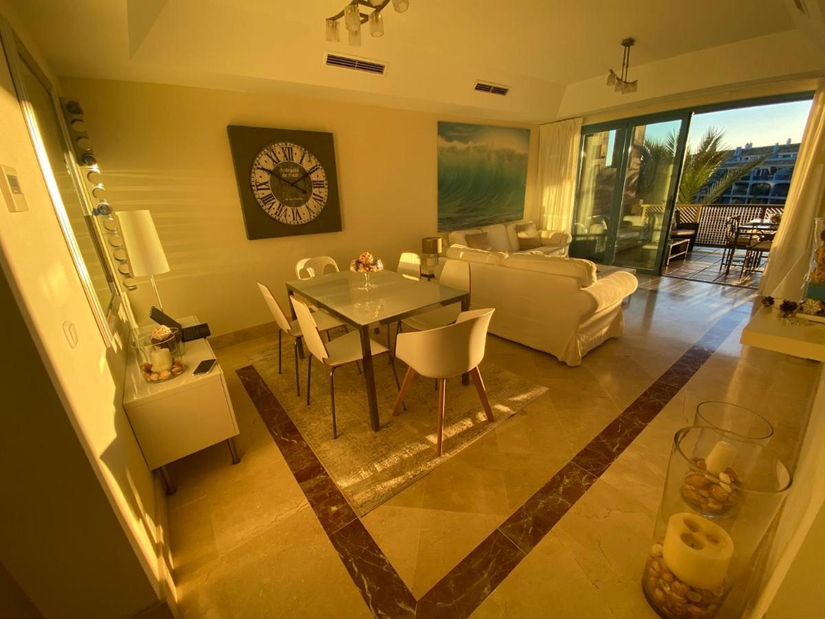 Apartamento Con Terraza Sobre La Marina De Sotogrande San Roque  Buitenkant foto