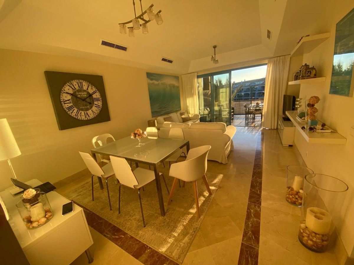 Apartamento Con Terraza Sobre La Marina De Sotogrande San Roque  Buitenkant foto