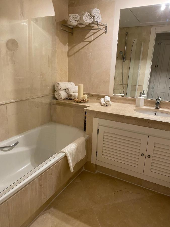 Apartamento Con Terraza Sobre La Marina De Sotogrande San Roque  Buitenkant foto