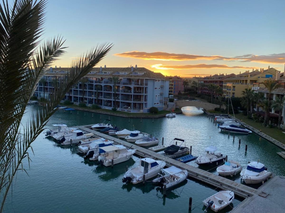 Apartamento Con Terraza Sobre La Marina De Sotogrande San Roque  Buitenkant foto