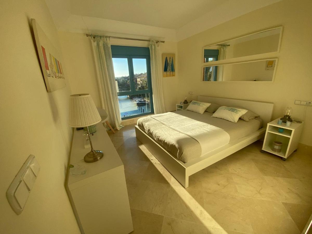 Apartamento Con Terraza Sobre La Marina De Sotogrande San Roque  Buitenkant foto